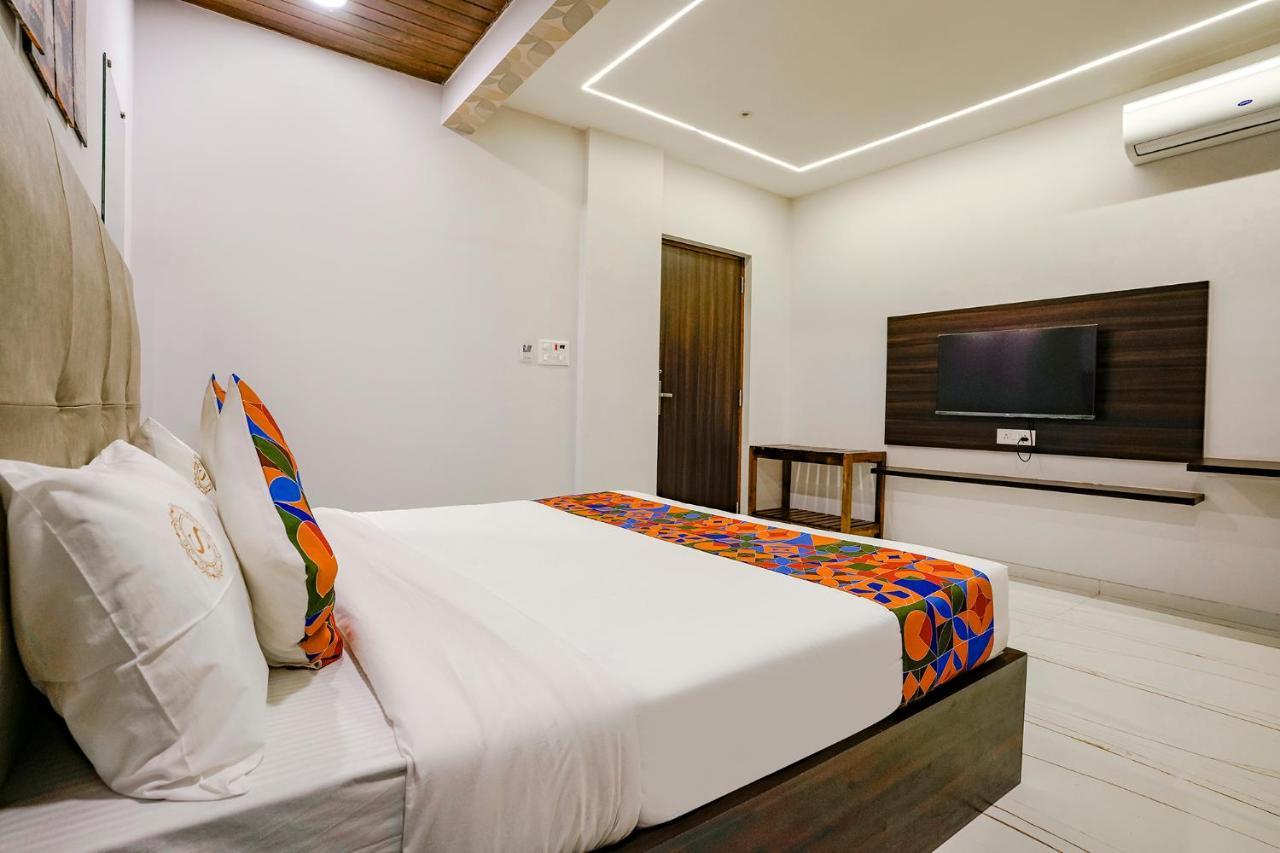 Fabhotel Swaraj Shirgaon  Kültér fotó