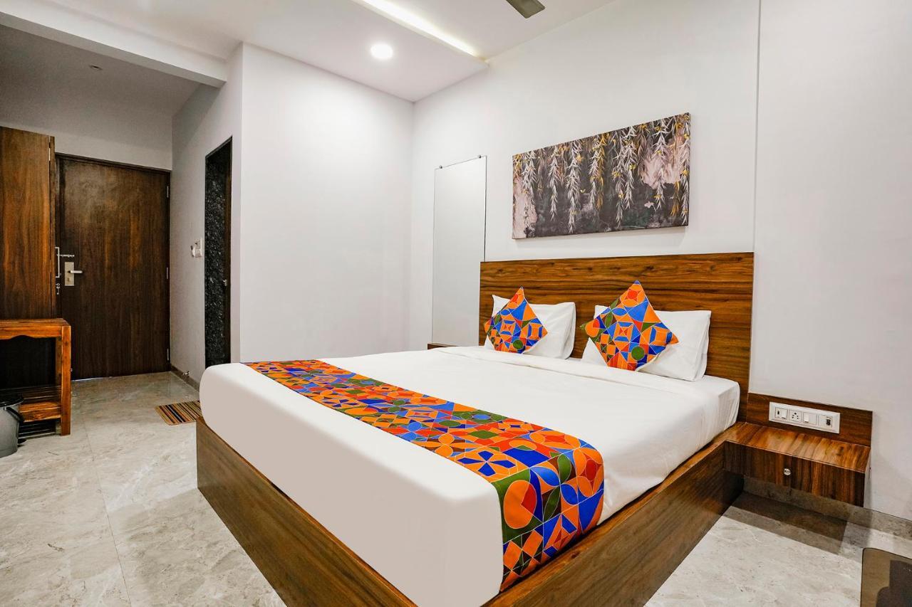 Fabhotel Swaraj Shirgaon  Kültér fotó