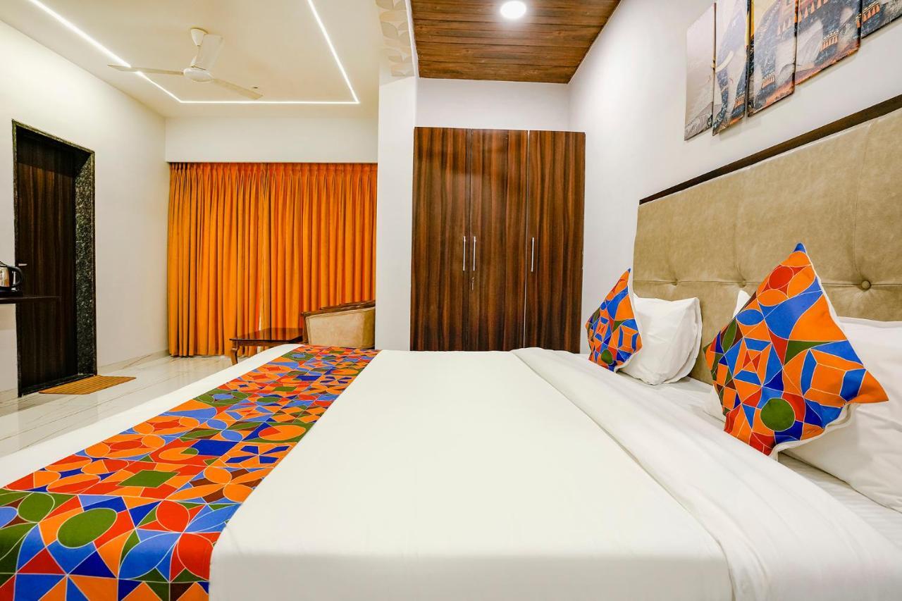 Fabhotel Swaraj Shirgaon  Kültér fotó