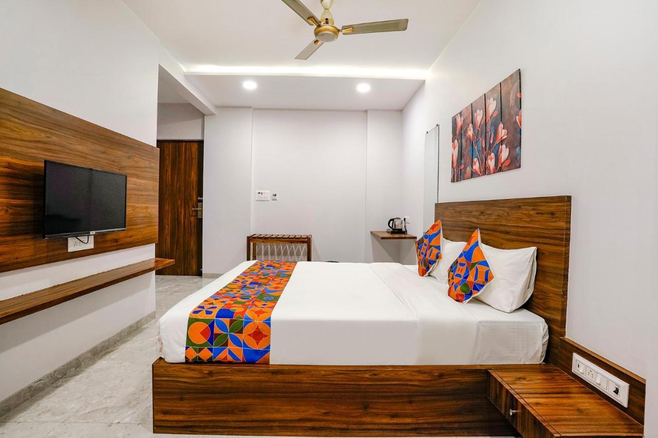 Fabhotel Swaraj Shirgaon  Kültér fotó