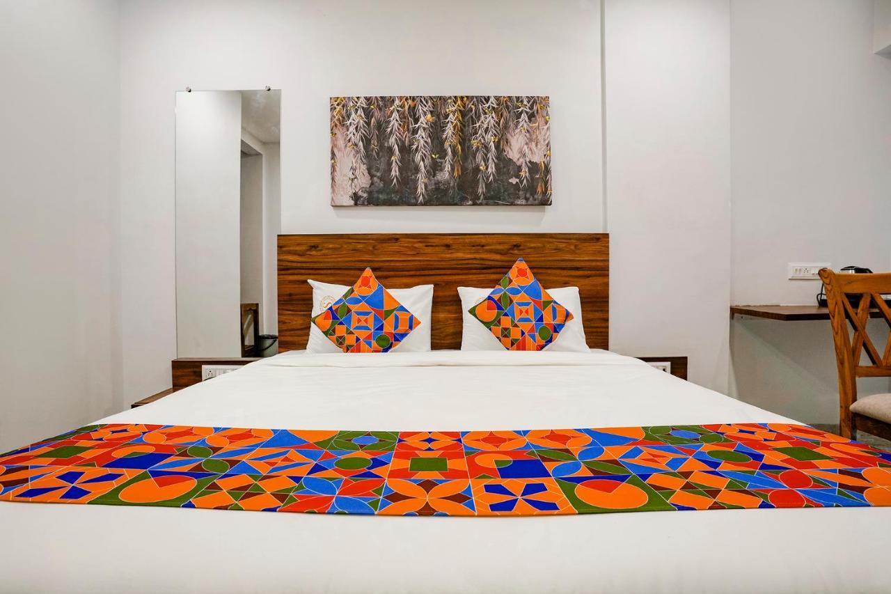 Fabhotel Swaraj Shirgaon  Kültér fotó