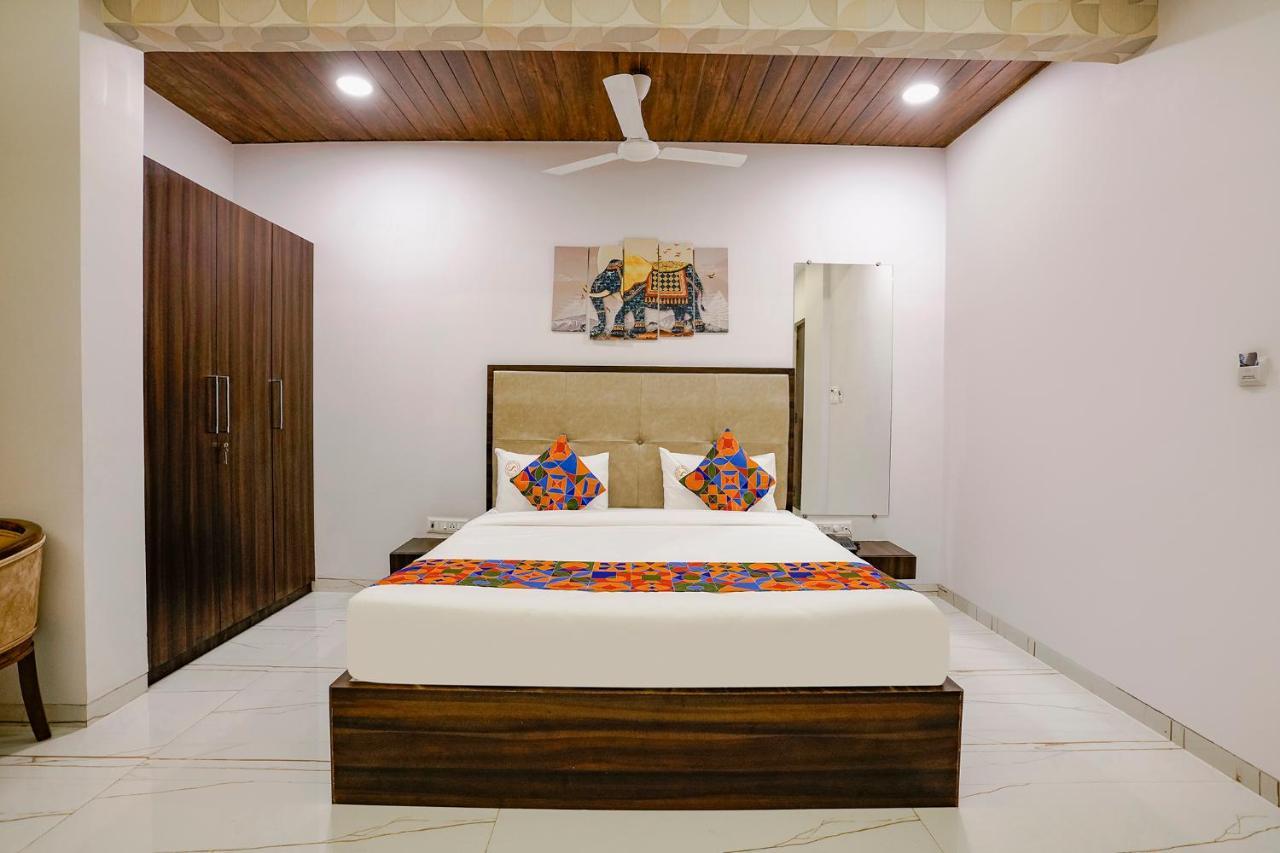 Fabhotel Swaraj Shirgaon  Kültér fotó