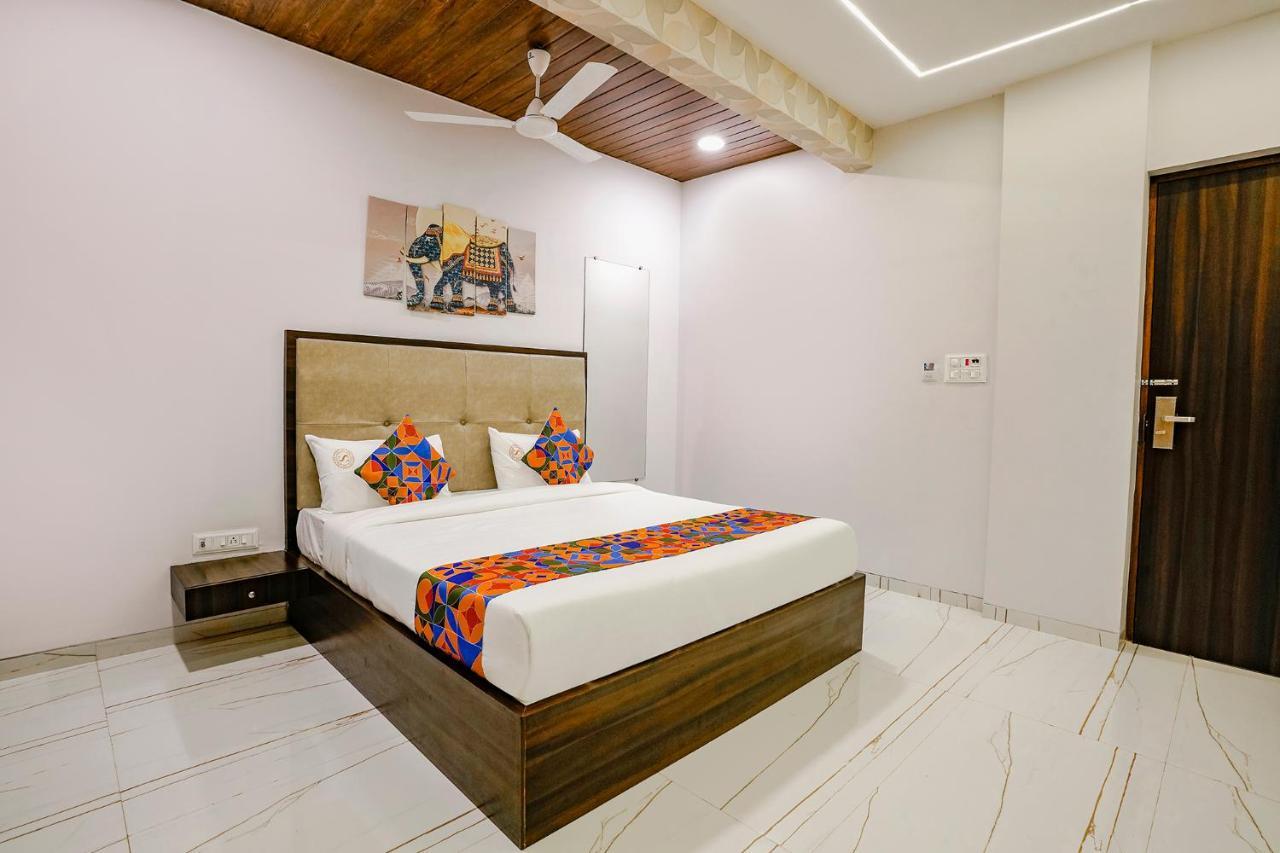 Fabhotel Swaraj Shirgaon  Kültér fotó